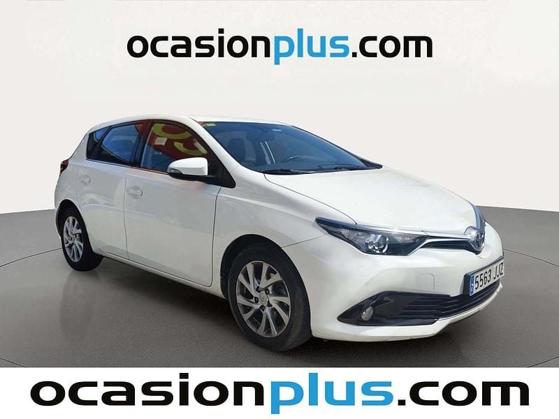 Usado Toyota Auris Active 116 CV (85 kW) 2015 Blanco Utilitario