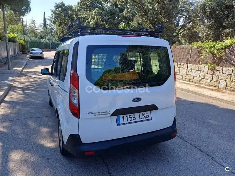 Usado Ford Tourneo Connect Trend 120 CV (88 kW) 2021 Blanco Monovolumen