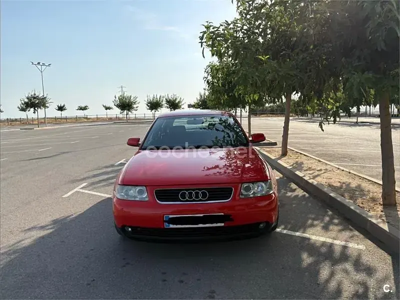 Usado Audi A3 Ambition 150 CV (110 kW) 2001 Rojo Utilitario