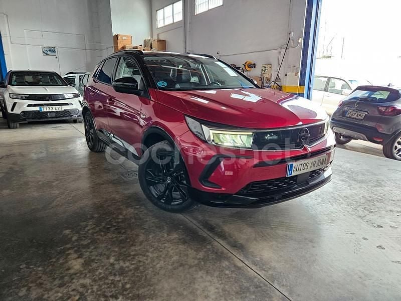 Usado Opel Grandland X GS Line 130 CV (95 kW) 2022 Granate SUV