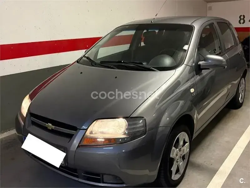 Usado Chevrolet Kalos SE 94 CV (69 kW) 2006 Gris / plata Berlina