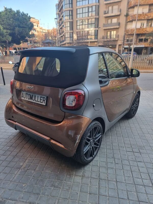 Usado Smart ForTwo Cabrio Brabus 90 CV (66 kW) 2016 Marrón metalizado Descapotable