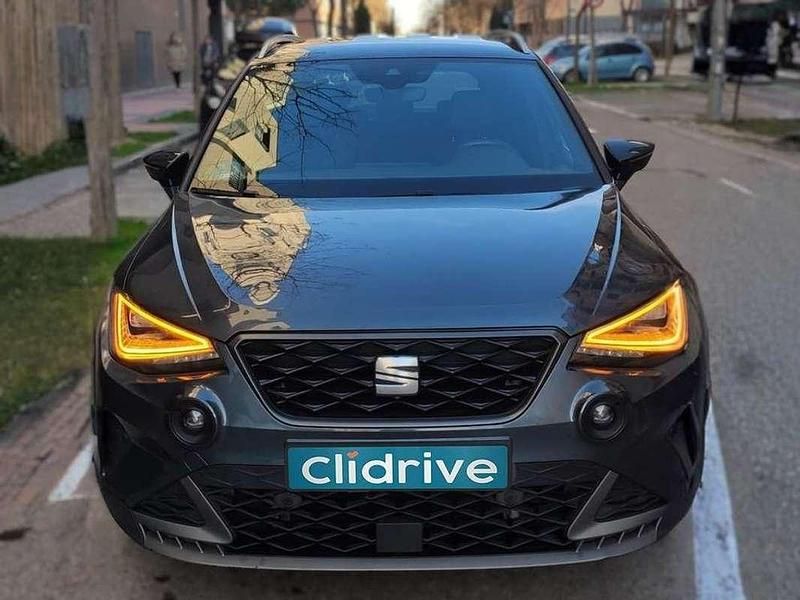 Usado Seat Arona FR 116 CV (85 kW) 2021 Gris SUV