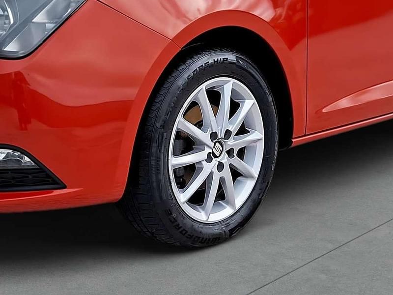 Usado Seat Ibiza Style 95 CV (69 kW) 2016 Rojo Berlina