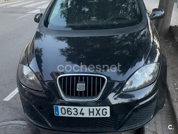 Usado Seat Altea XL Style 105 CV (77 kW) 2014 Negro Monovolumen