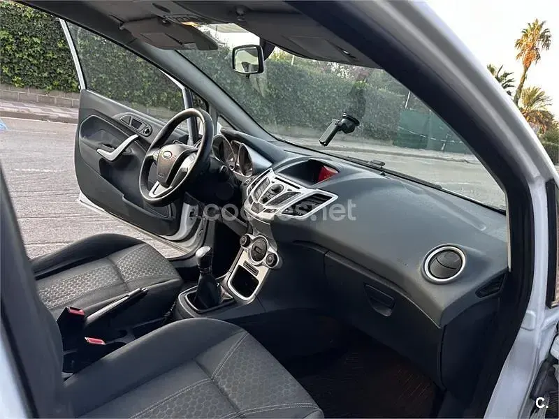 Usado Ford Fiesta Titanium 90 CV (66 kW) 2009 Blanco Berlina