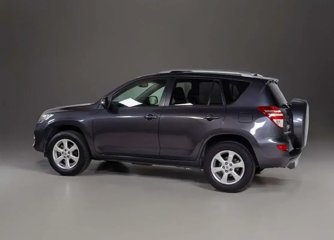Usado Toyota RAV4 Advance 158 CV (116 kW) 2010 Gris SUV
