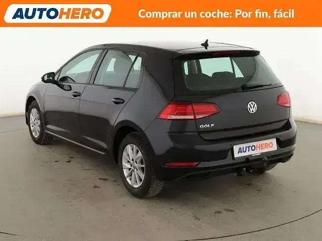 Usado VW Golf VII 116 CV (85 kW) 2018 Negro Berlina