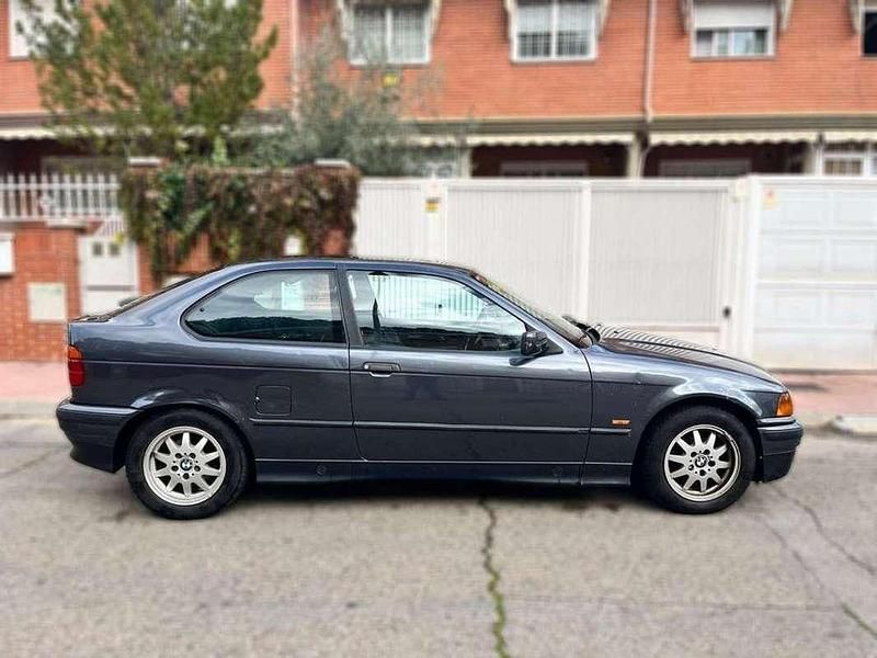 Usado BMW 318 143 CV (105 kW) 2002 Negro Berlina