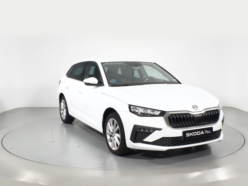 Blanco Usado 2024 Skoda Scala Selection Utilitario | 23.300 € (Un poco caro) - Imagen 1/4