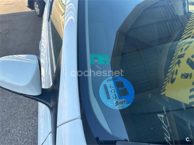 Blanco Usado 2018 Toyota Auris Hybrid Edition Berlina | 16.000 € (Precio justo) - Imagen 1/4