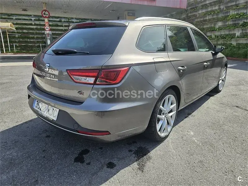 Usado Seat Leon ST FR 184 CV (135 kW) 2016 Gris / plata Familiar