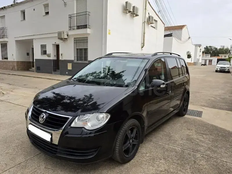 Usado VW Touran 105 CV (77 kW) 2008 Negro Monovolumen