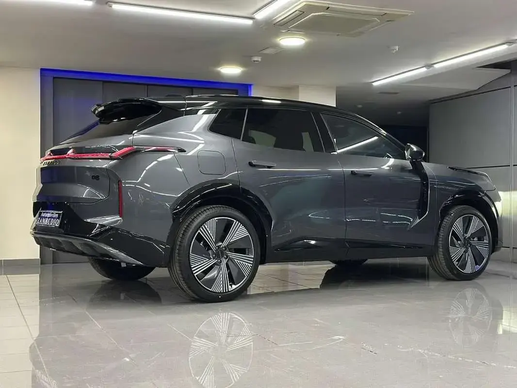 Nuevo Lynk & Co 08 351 CV (258 kW) 2025 Gris SUV
