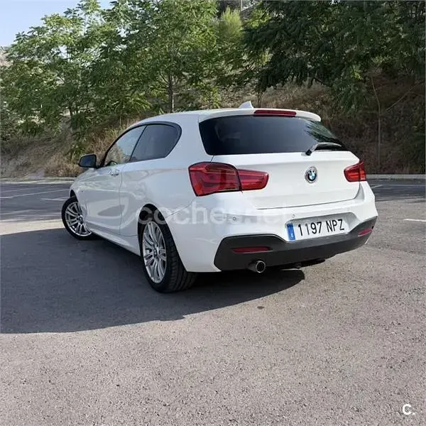 Usado BMW 118 Comfort Edition 136 CV (100 kW) 2017 Blanco Berlina