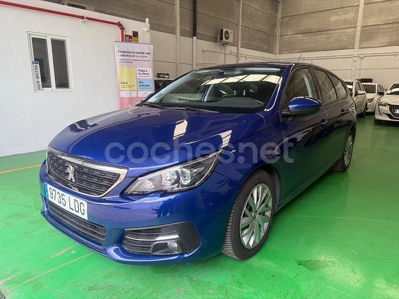 Usado Peugeot 308 SW Active 130 CV (95 kW) 2021 Azul Familiar