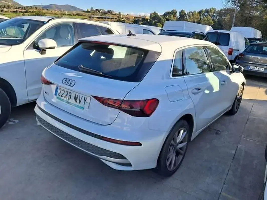 Usado Audi A3 Sportback Advanced 116 CV (85 kW) 2024 Blanco Utilitario