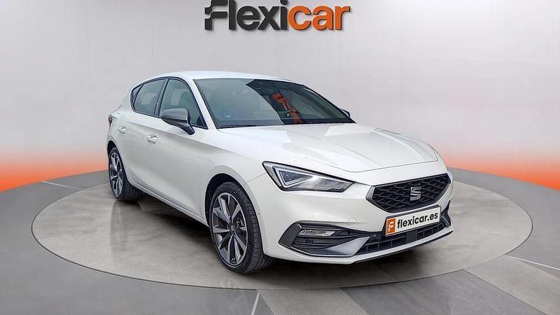 Usado Seat Leon FR 204 CV (150 kW) 2024 Blanco Utilitario