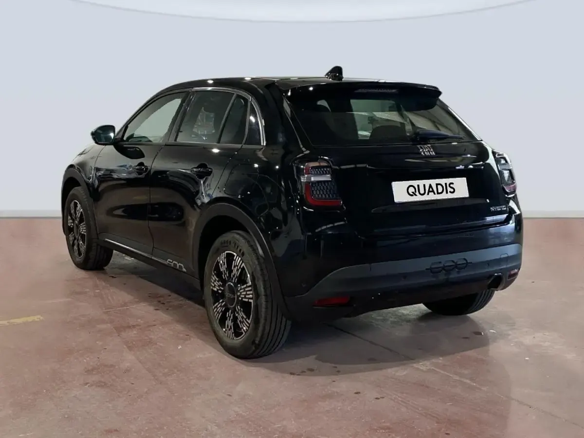 Usado Fiat 600 101 CV (74 kW) 2025 Gris SUV