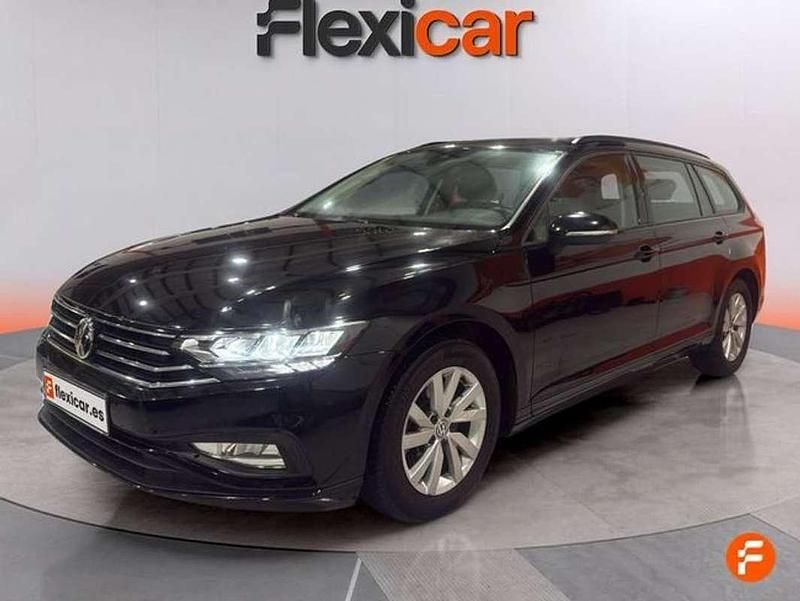 Usado VW Passat Business 120 CV (88 kW) 2020 Gris Familiar