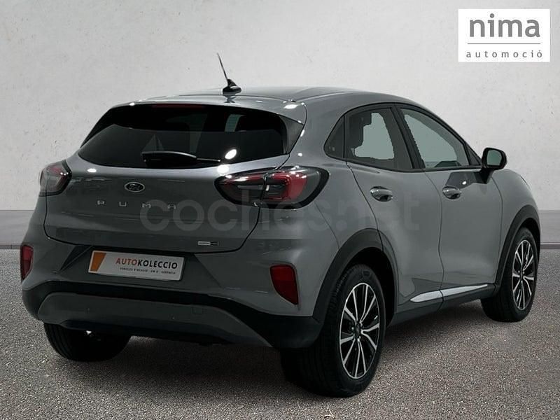Usado Ford Puma Titanium 125 CV (91 kW) 2023 Gris / plata SUV