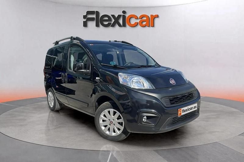 Negro Usado 2019 Fiat Qubo Easy Monovolumen | 9790 € (Precio justo) - Imagen 1/4