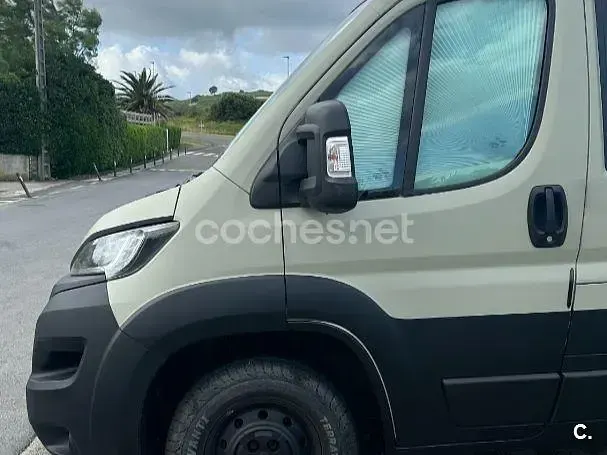 Usado Peugeot Traveller Business-Line 180 CV (132 kW) 2018 Marrón Monovolumen