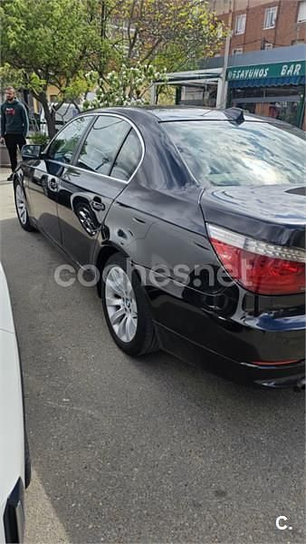 Usado BMW 520 163 CV (119 kW) 2007 Azul Familiar