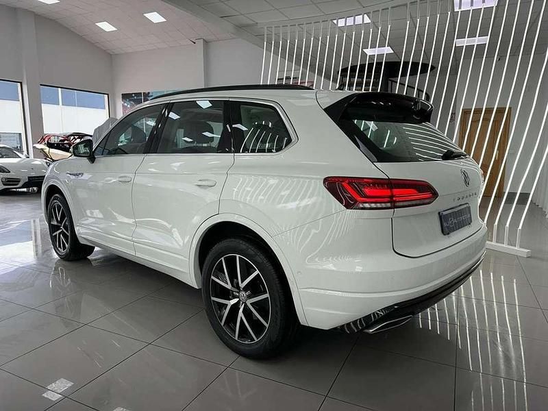 Usado VW Touareg R-line 286 CV (210 kW) 2023 Blanco SUV