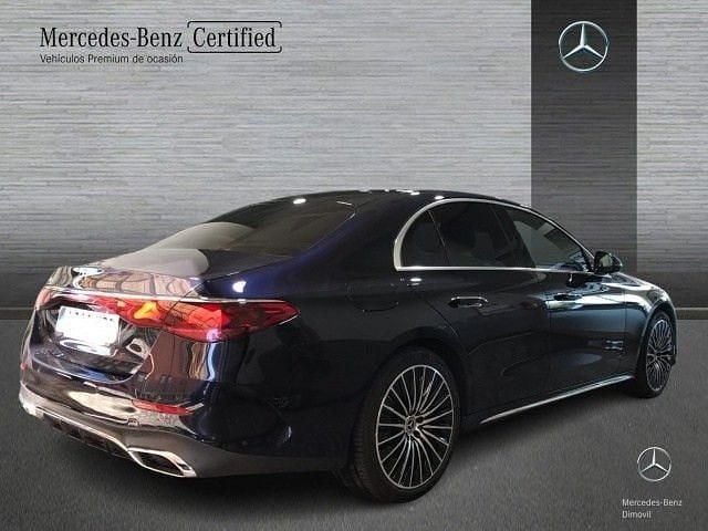 Usado Mercedes E300 313 CV (230 kW) 2024 Azul náutico