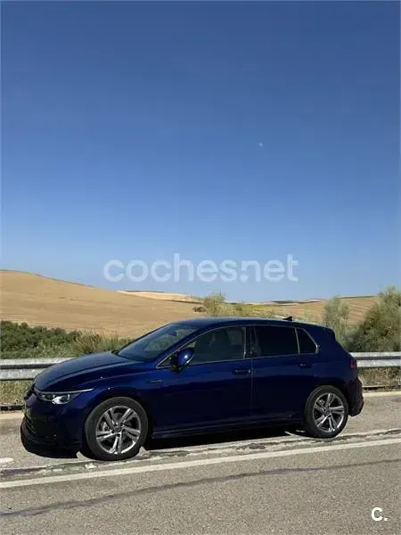 Usado VW Golf VIII R-line 130 CV (95 kW) 2021 Azul Berlina