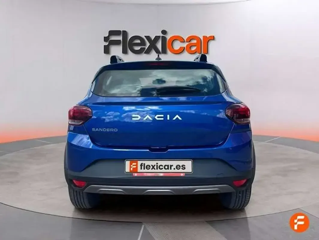 Käytetty Dacia Sandero Essentiel 101 HP (74 kW) 2023 Sininen Viistoperä