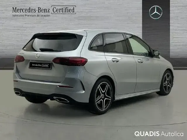 Usado Mercedes B200 150 CV (110 kW) 2025 Plata hightech Utilitario