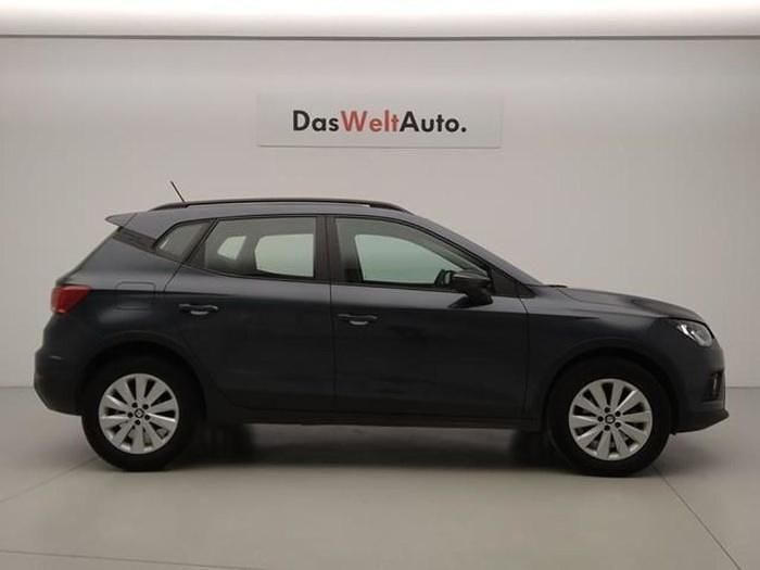 Usado Seat Arona Style 110 CV (80 kW) 2021 Gris SUV