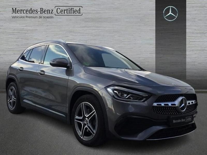 Usado Mercedes GLA200 AMG line 150 CV (110 kW) 2021 Gris / plateado SUV