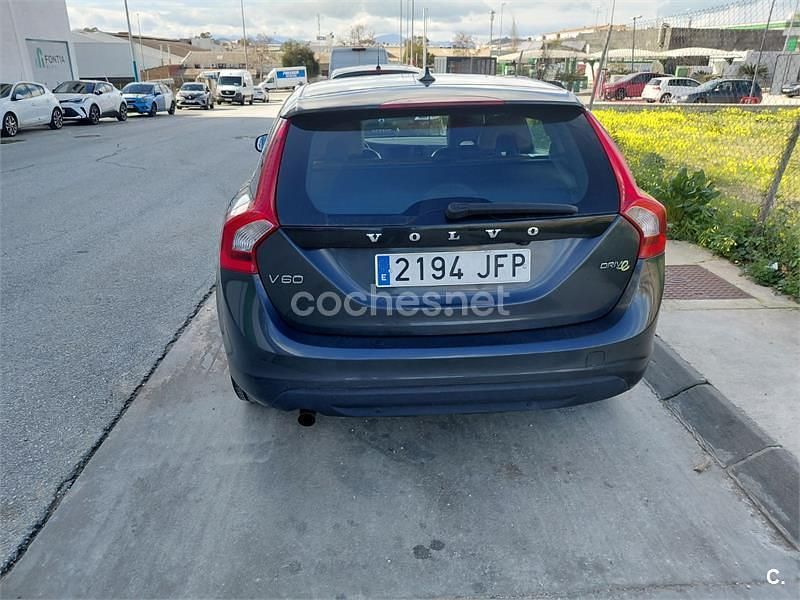 Usado Volvo V60 Summum 115 CV (84 kW) 2012 Negro Familiar
