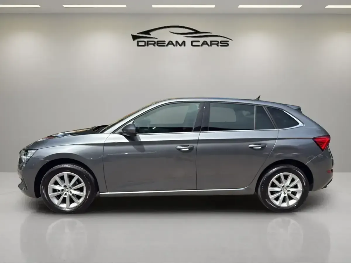 Usado Skoda Scala Ambition 95 HP (69 kW) 2022 Cinzento Citadino