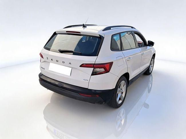 Usado Skoda Karoq Ambition 150 CV (110 kW) 2020 Blanco SUV