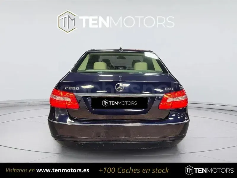 Usado Mercedes E250 Avantgarde 204 CV (150 kW) 2009 Azul Berlina