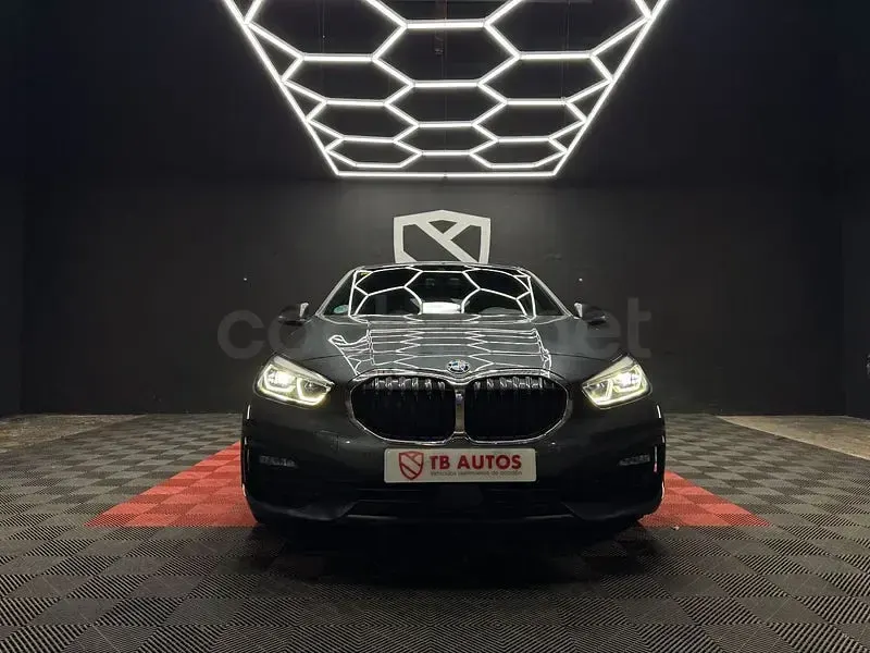 Usado BMW 118 140 CV (102 kW) 2020 Gris / plata Utilitario