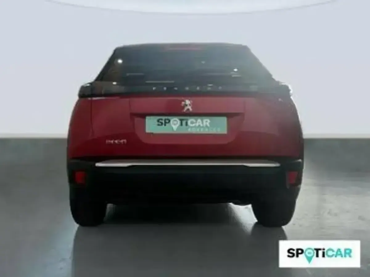 Usado Peugeot 2008 Active 100 CV (73 kW) 2021 Rojo SUV