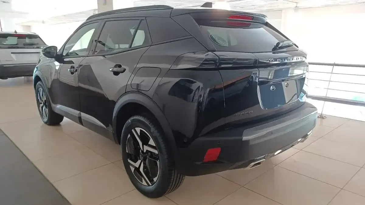 Nuevo Peugeot 2008 Allure 145 CV (106 kW) 2025 Negro SUV