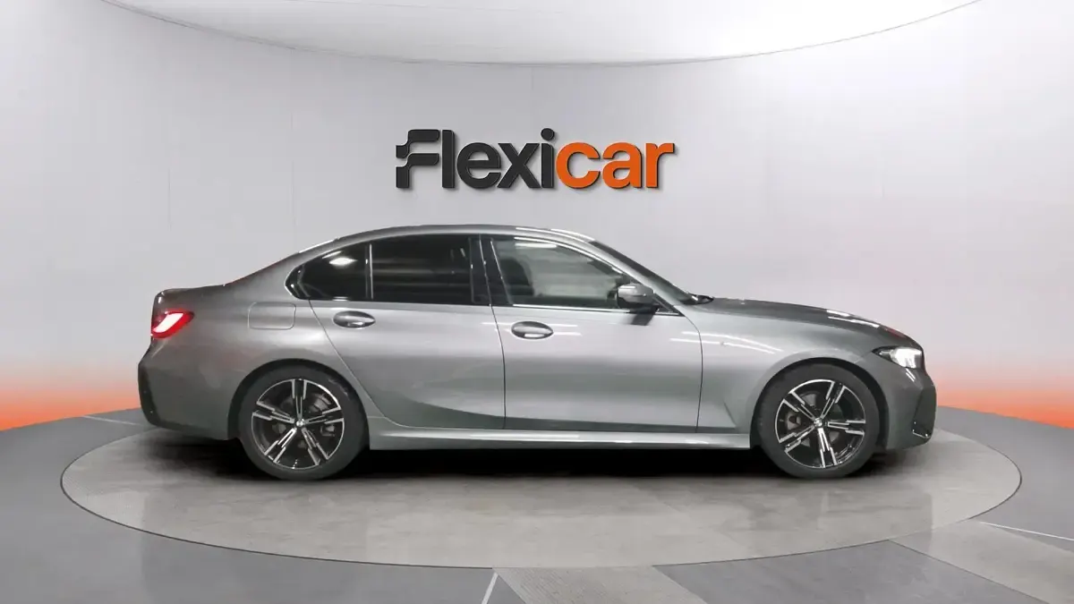 Używany BMW 320 184 KM (135 kW) 2023 Szary Sedan/Limuzyna