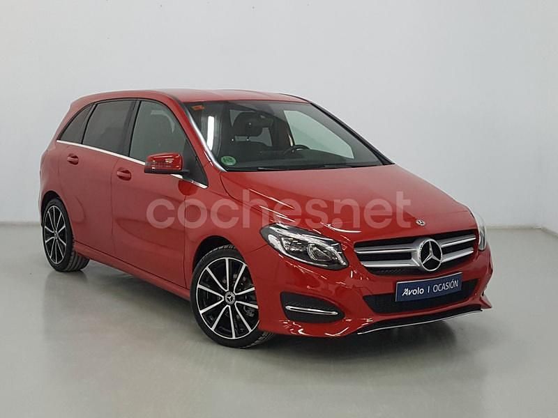 Usado Mercedes B200 136 CV (100 kW) 2018 Rojo Monovolumen