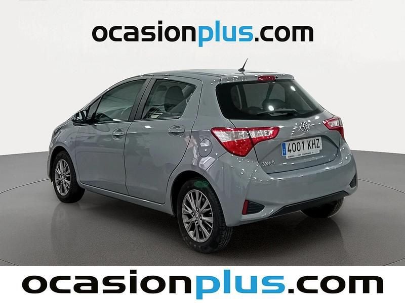 Usado Toyota Yaris Active 69 CV (50 kW) 2018 Gris Utilitario