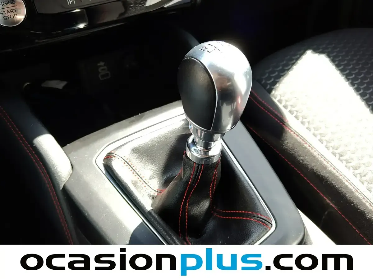 Usado Ford Kuga ST-Line 150 CV (110 kW) 2025 Gris SUV
