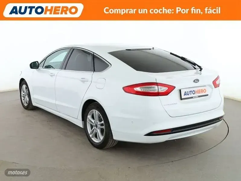 Usado Ford Mondeo Titanium 150 CV (110 kW) 2015 Blanco Berlina