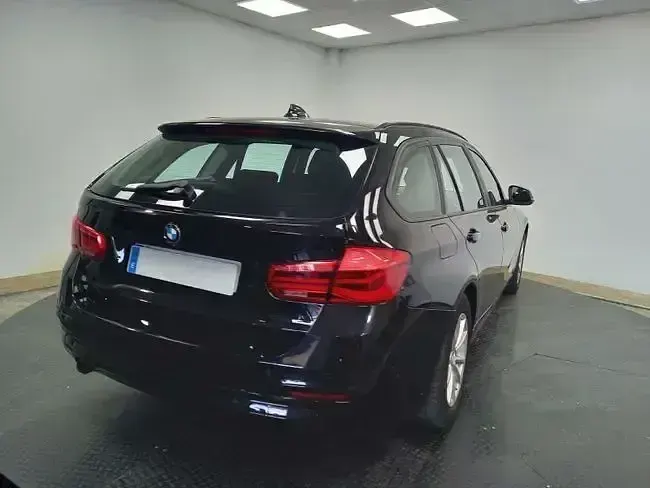 Używany BMW 318 150 KM (110 kW) 2019 Czarny Kombi
