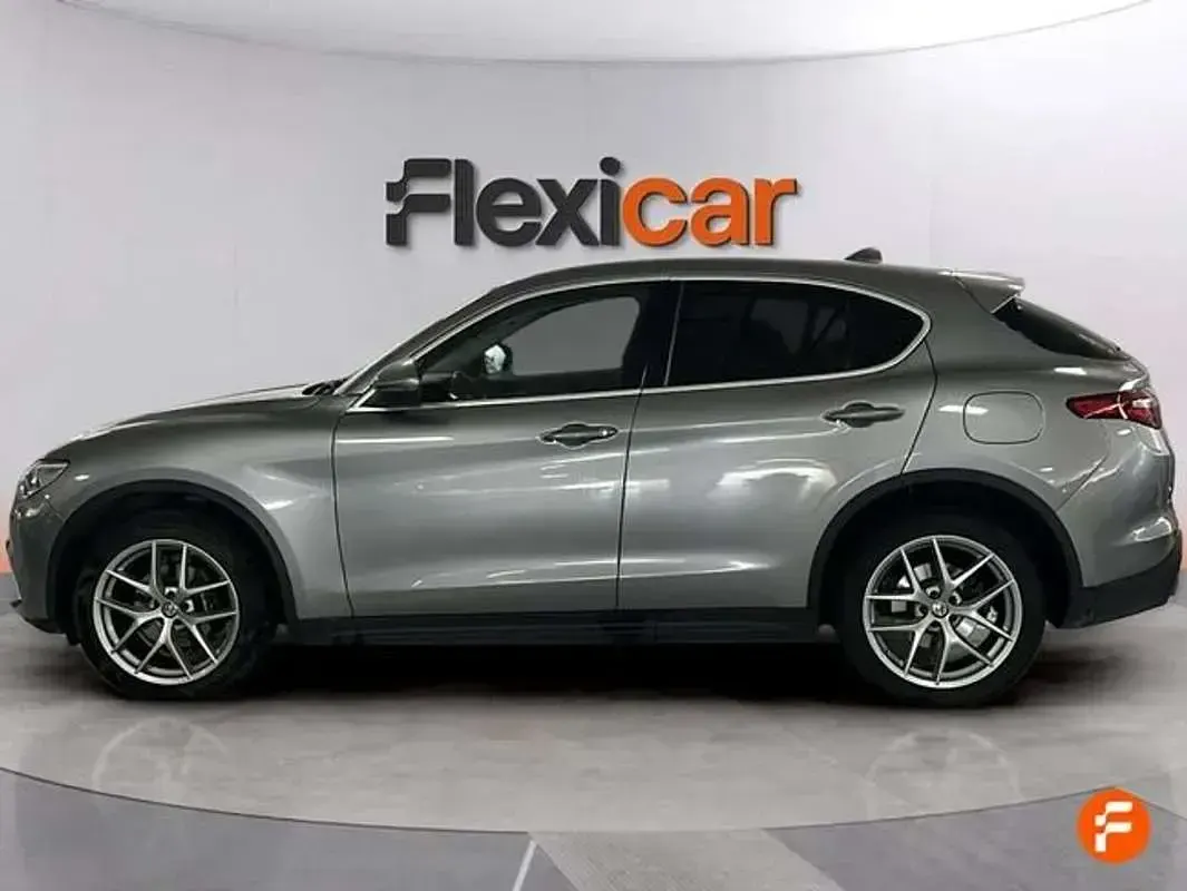 Usado Alfa Romeo Stelvio 280 CV (205 kW) 2017 Beige SUV
