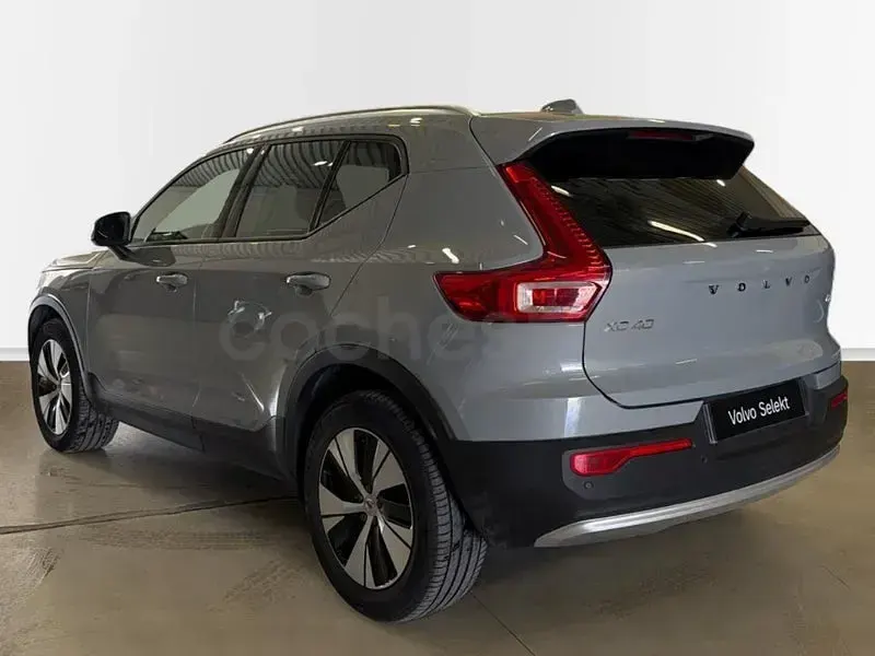 Usado Volvo XC40 Core 163 CV (119 kW) 2025 Gris / plata SUV